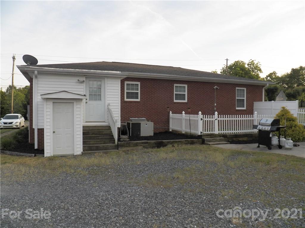 205 Ridge Avenue Cherryville, NC 28021 - Photo 4 of 24 Gallery Image 4