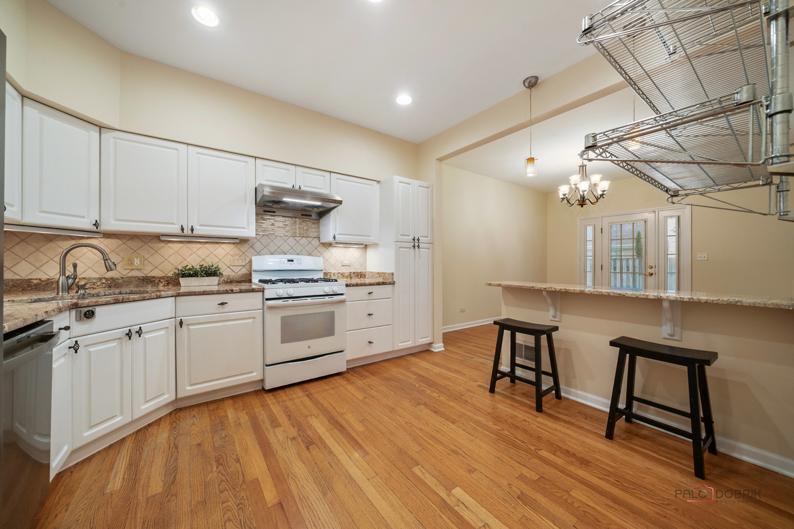 1804 Monroe Court Glenview, IL 60025 - Photo 4 of 45