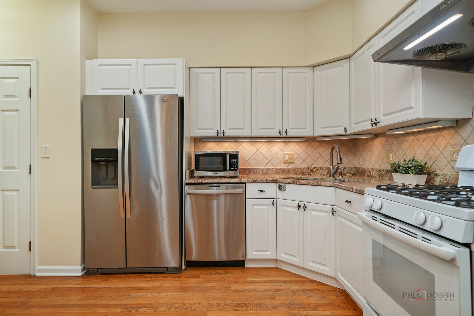 1804 Monroe Court Glenview, IL 60025 - Photo 9 of 45