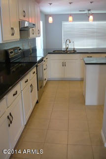 477 West Colt Road Tempe, AZ 85284 - Photo 7 of 27 Kitchen2