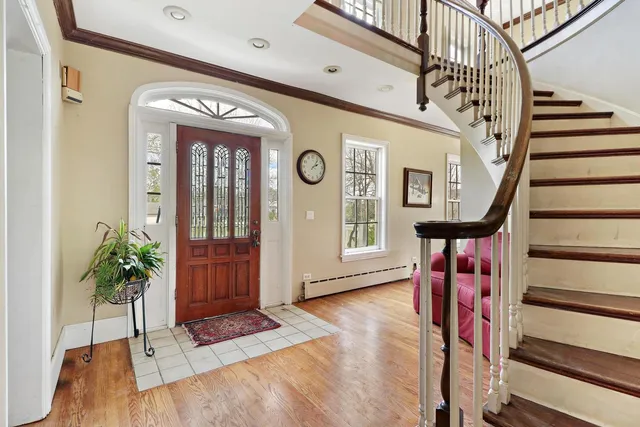 a view of entryway with a flower pot and a rug