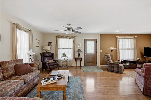 $206,500 | 100 Druart Street, Frontenac, KS 66763
