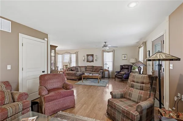 $206,500 | 100 Druart Street, Frontenac, KS 66763