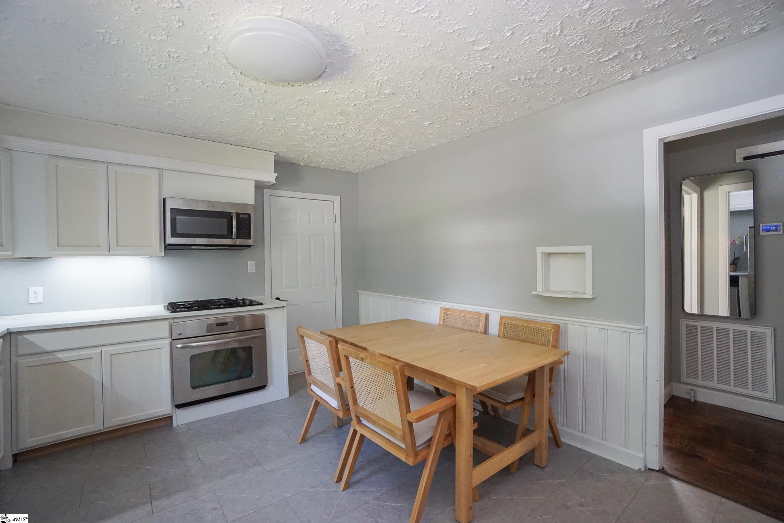 216 Mark Street Easley, SC 29640 - Photo 8 of 27