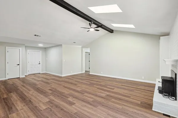 $2,300 | 1302 Palm Street, Mansfield, TX 76063