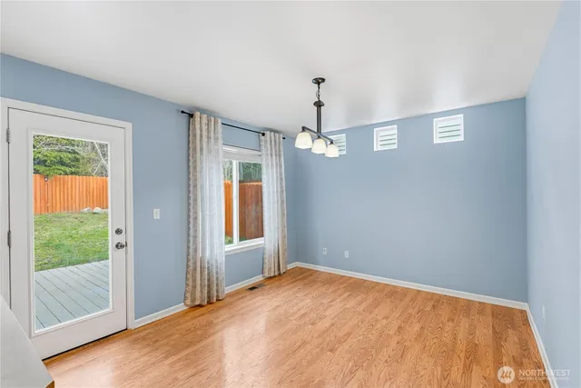 a view of empty room with window