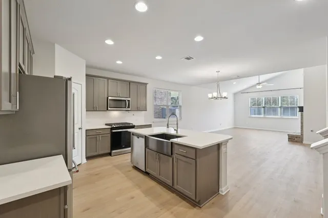 $2,700 | 308 Castlefields Street, Hutto, TX 78634