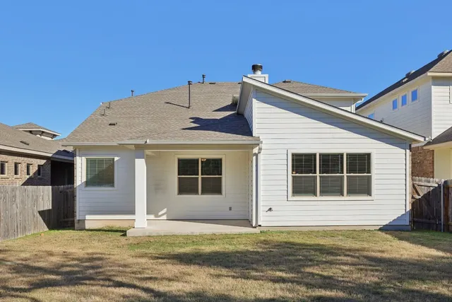 $2,700 | 308 Castlefields Street, Hutto, TX 78634