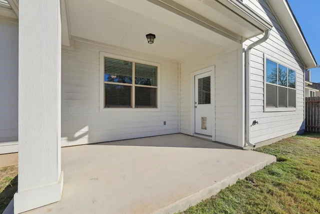 $2,700 | 308 Castlefields Street, Hutto, TX 78634