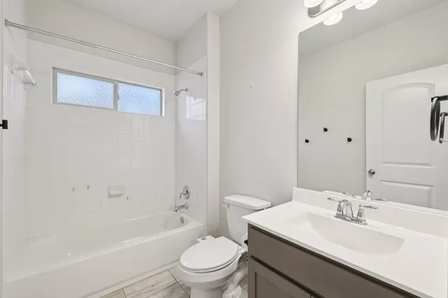 $2,700 | 308 Castlefields Street, Hutto, TX 78634