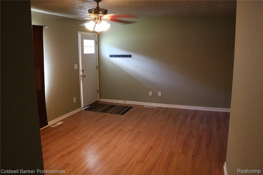 3178 Davison Road Lapeer, MI 48446 - Photo 4 of 21 IMG_1940.JPG