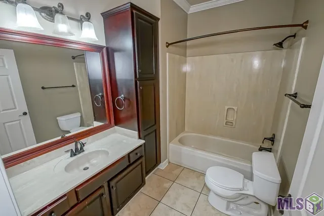 $179,900 | 12430 River Highlands Drive, Unit V, St. Amant, LA 70774