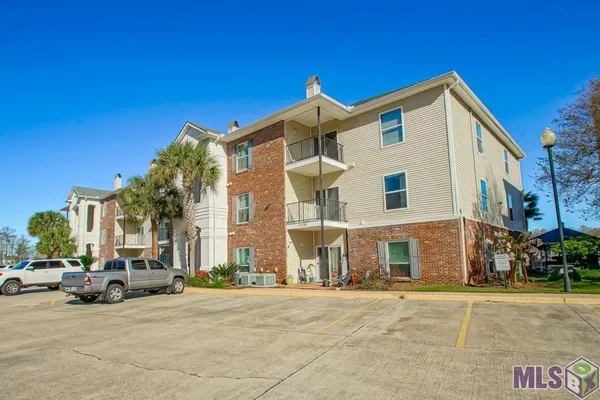 $179,900 | 12430 River Highlands Drive, Unit V, St. Amant, LA 70774