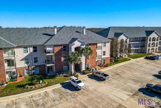 $179,900 | 12430 River Highlands Drive, Unit V, St. Amant, LA 70774