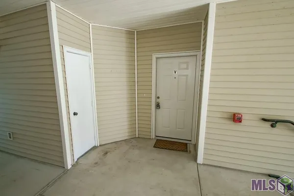 $179,900 | 12430 River Highlands Drive, Unit V, St. Amant, LA 70774