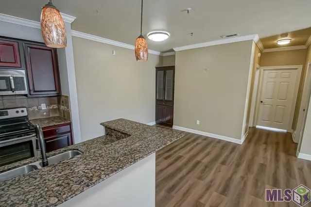 $179,900 | 12430 River Highlands Drive, Unit V, St. Amant, LA 70774