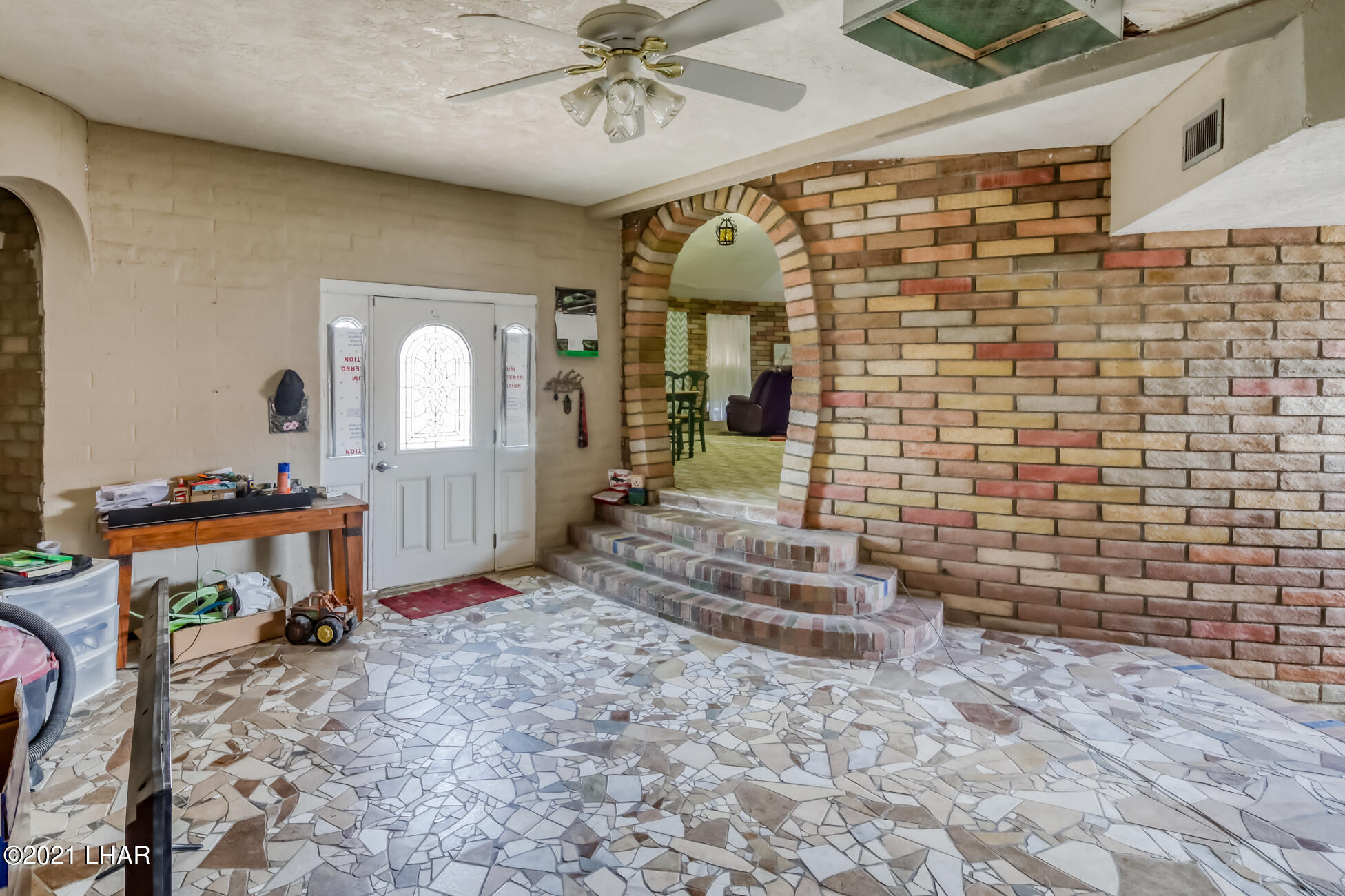 4062 Lakeview Road Lake Havasu City, AZ 86406 - Photo 2 of 40 Entry way