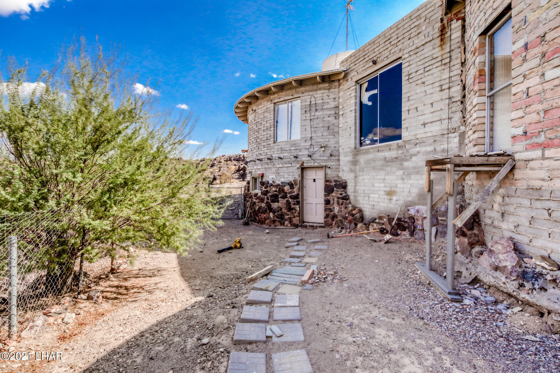 4062 Lakeview Road Lake Havasu City, AZ 86406 - Photo 28 of 40 941RedRockRdHDR_59