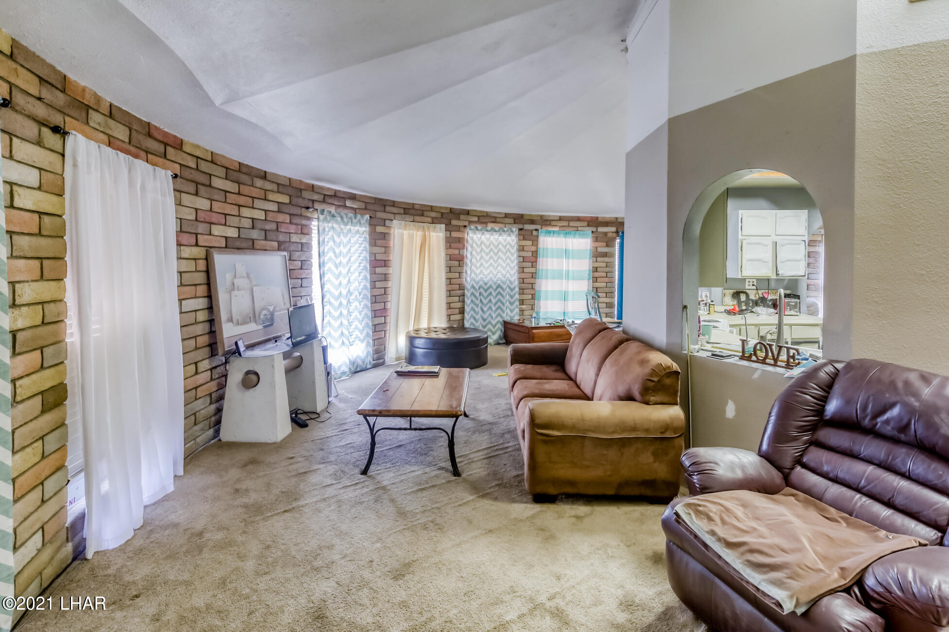 4062 Lakeview Road Lake Havasu City, AZ 86406 - Photo 4 of 40 Living Room