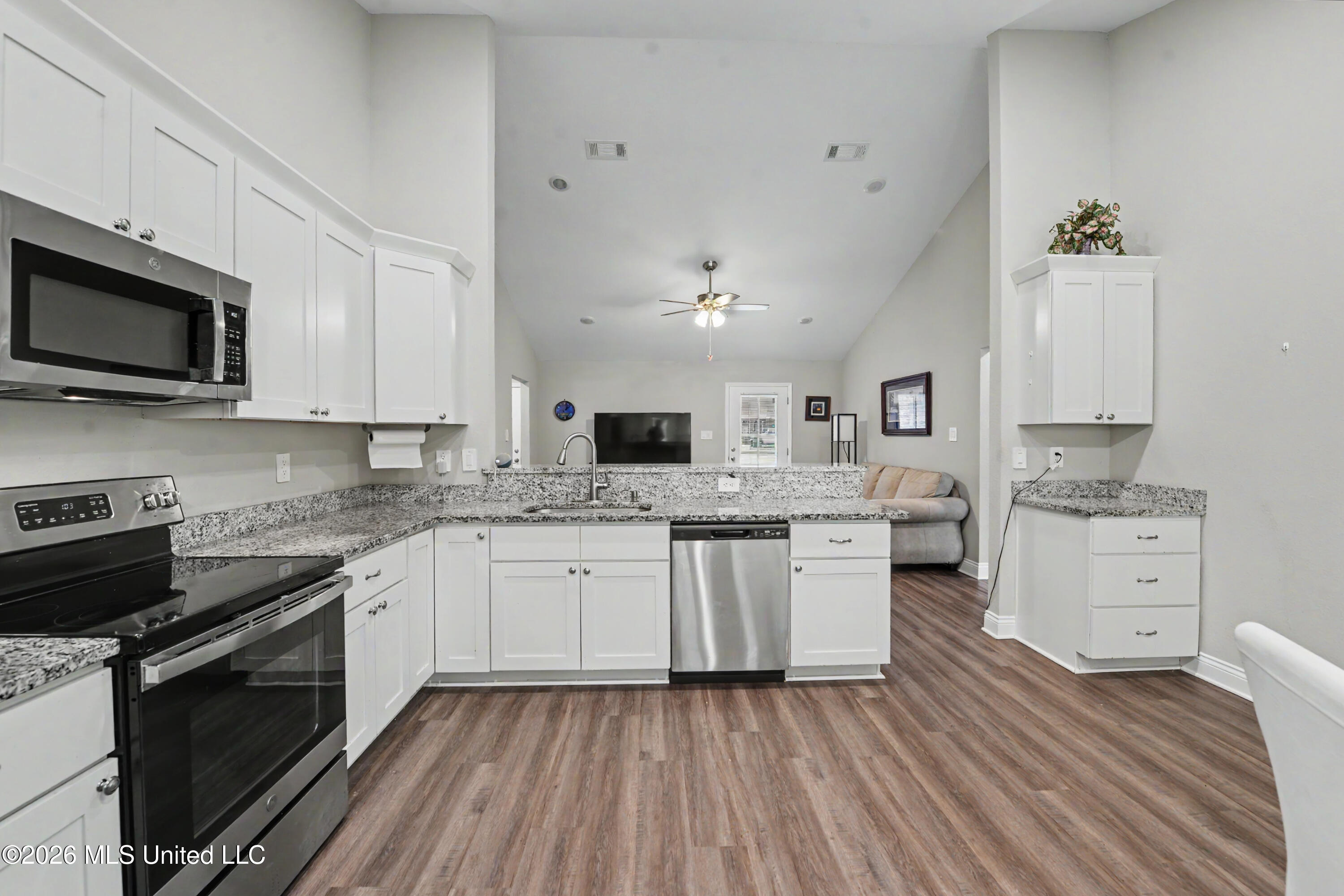 90 Hunters Trace Picayune, MS 39466 - Photo 9 of 24 009 (1)