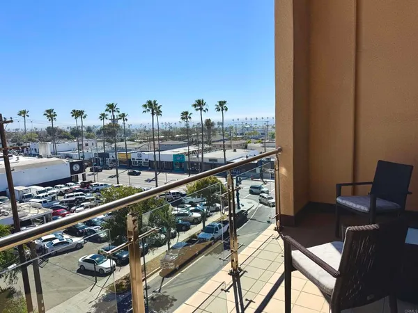 $900,000 | 550 Seagaze Drive, Unit 23, Oceanside, CA 92054