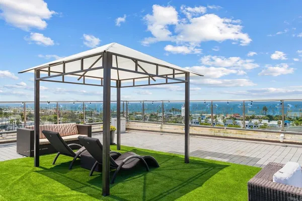 $900,000 | 550 Seagaze Drive, Unit 23, Oceanside, CA 92054