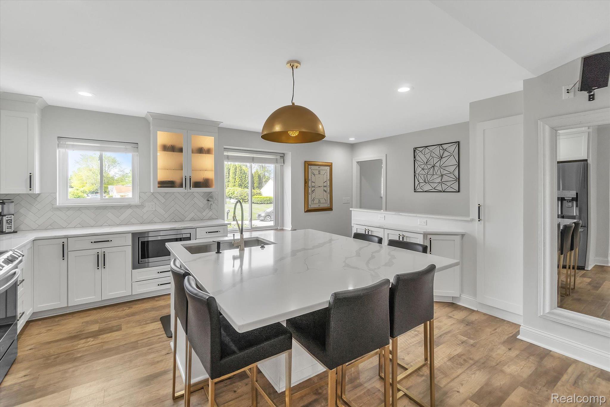 599 Ridge Road Walled Lake, MI 48390 - Photo 15 of 42 Gallery Image 15