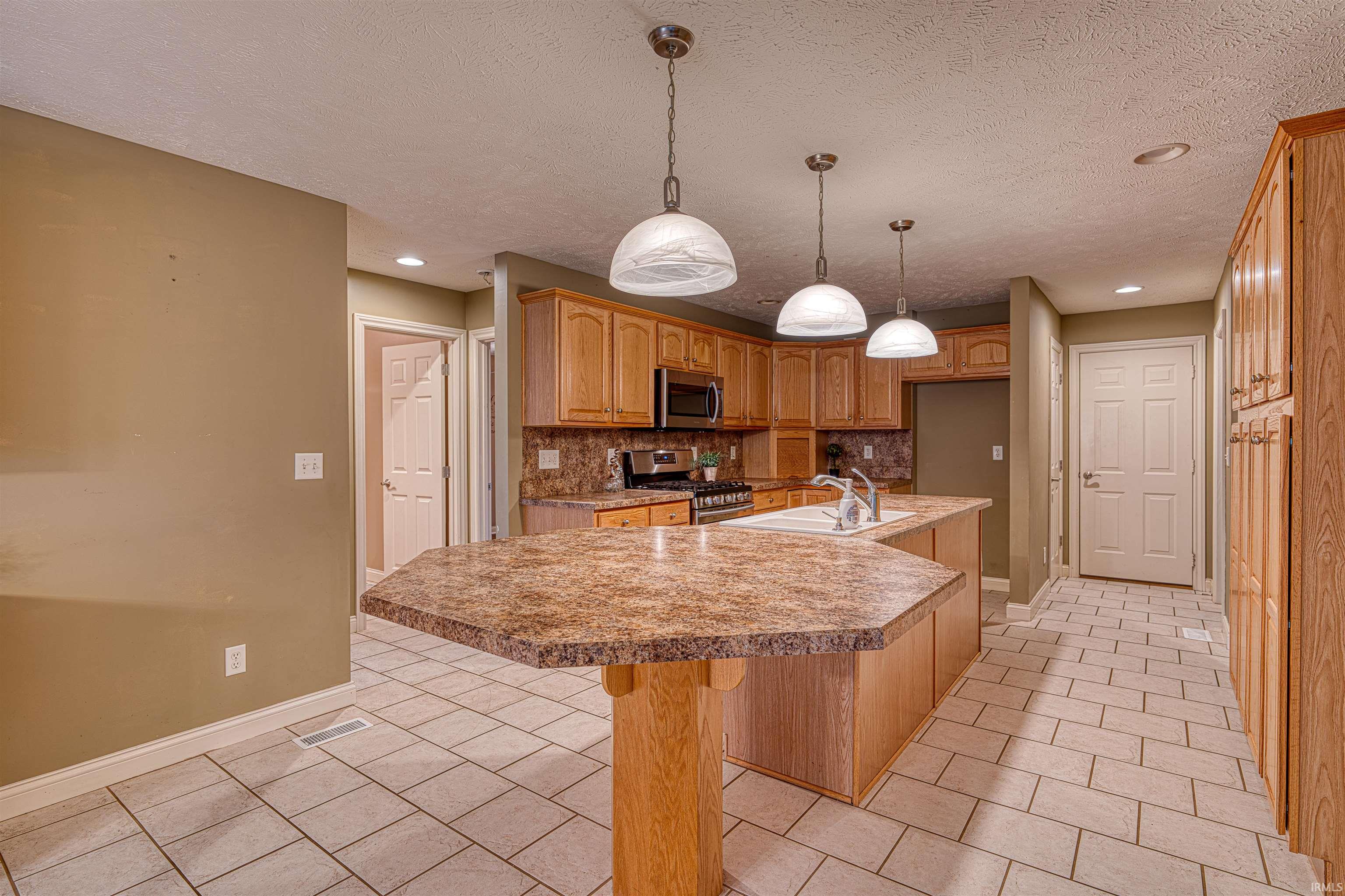 5639 Sharon Road Newburgh, IN 47630 - Photo 9 of 36