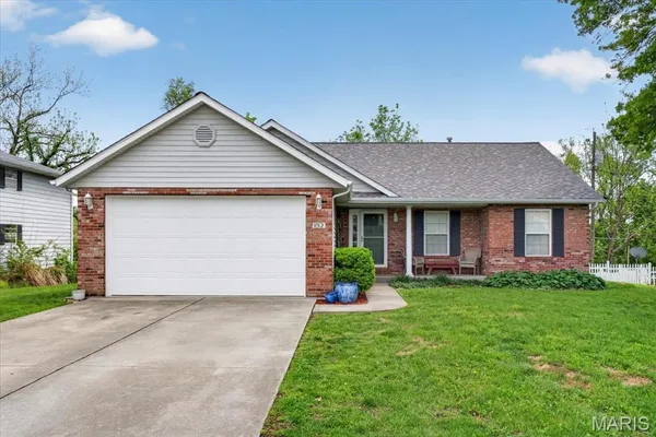 $350,000 | 152 Gall Road, Columbia, IL 62236