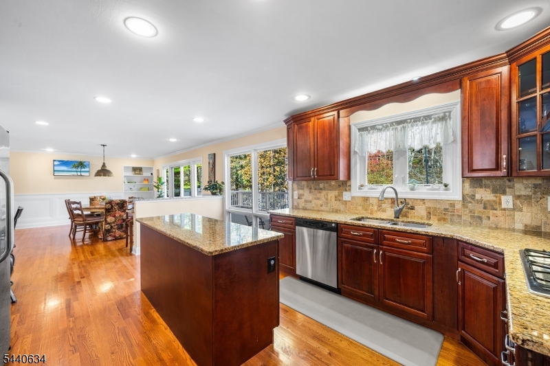 21 Angus Lane Warren, NJ 07059 - Photo 20 of 48