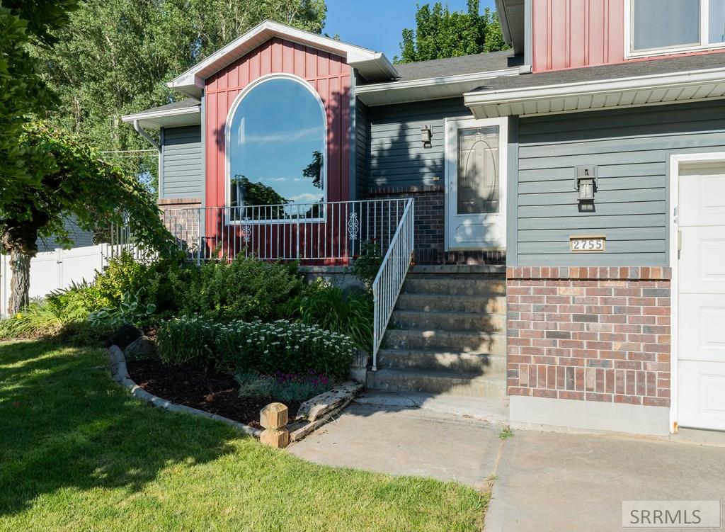 2755 Ridgecrest Drive Idaho Falls, ID 83404 - Photo 2 of 48