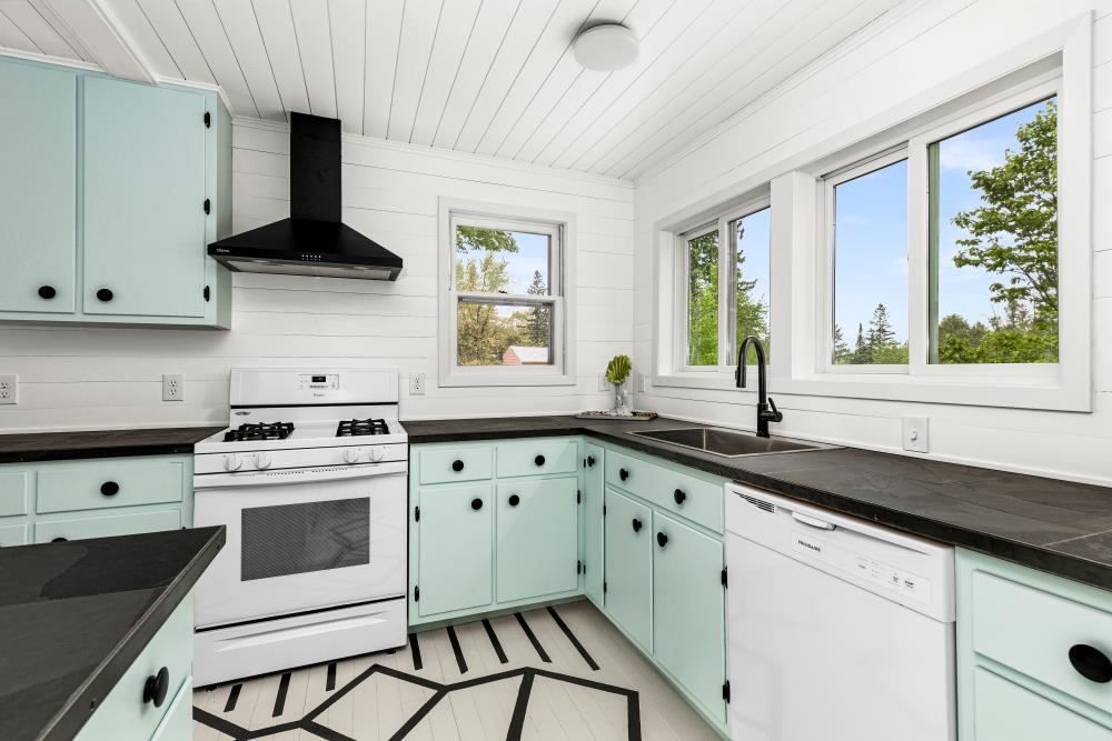 2404 Jean Duluth Road Duluth, MN 55804 - Photo 16 of 50 Gallery Image 16