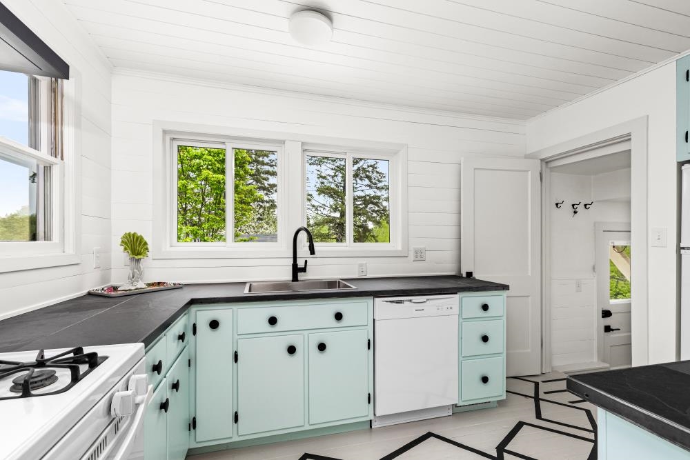 2404 Jean Duluth Road Duluth, MN 55804 - Photo 17 of 50 Gallery Image 17