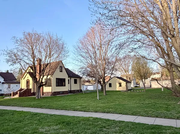 $179,900 | 718 6th Street North, St. James, MN 56081