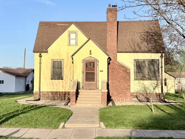 $177,900 | 718 6th Street North, St. James, MN 56081