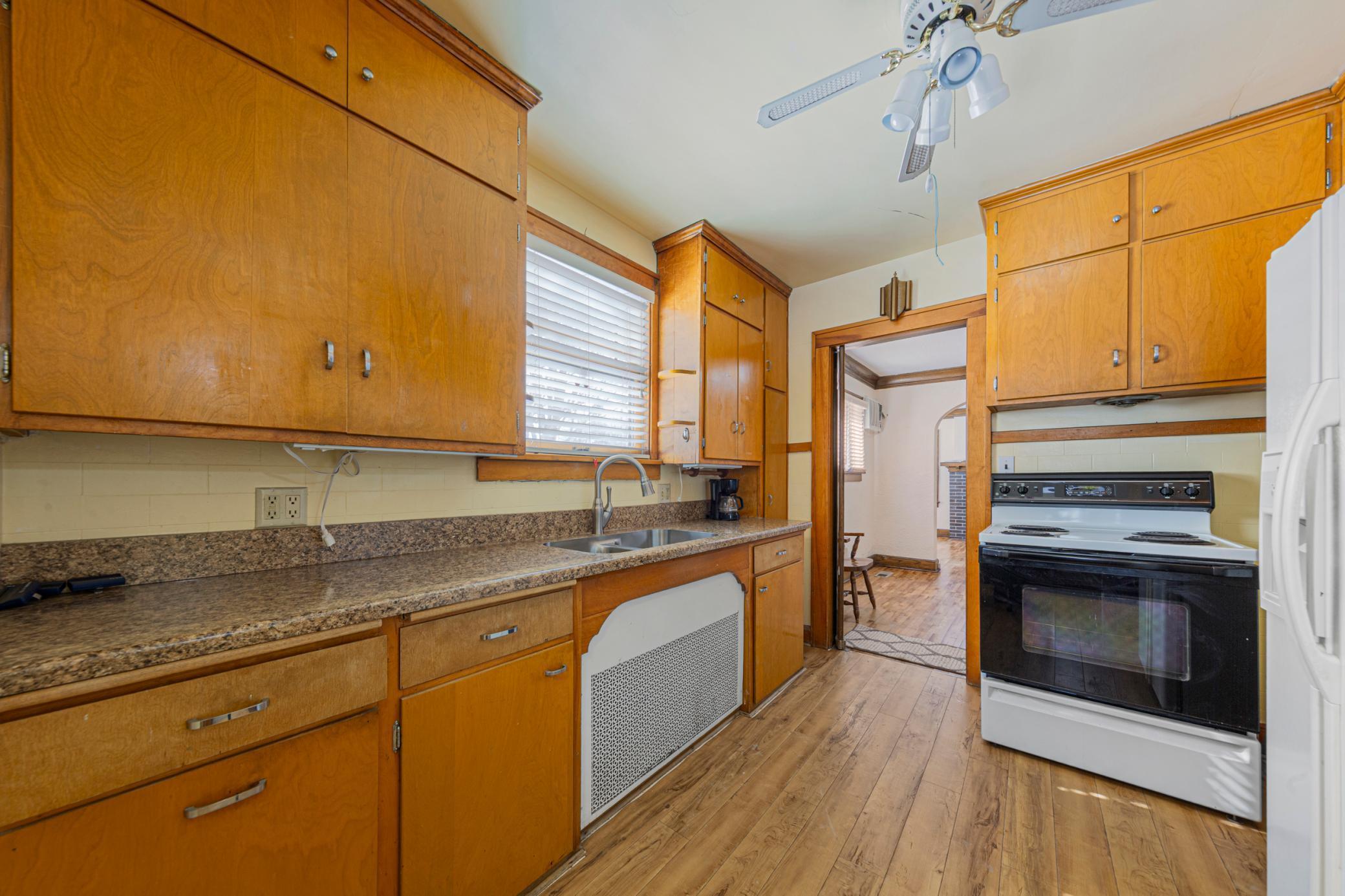 718 6th Street North St. James, MN 56081 - Photo 10 of 42