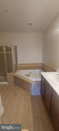 $2,975 | 575 Odendhal Avenue, Unit 575, Gaithersburg, MD 20877