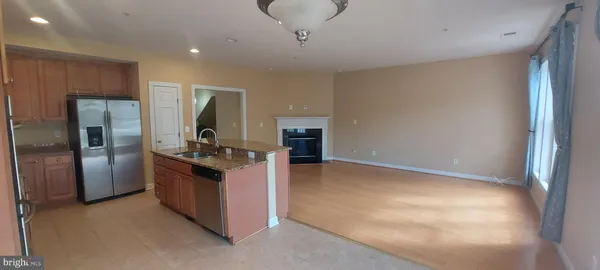 $2,975 | 575 Odendhal Avenue, Unit 575, Gaithersburg, MD 20877