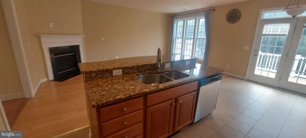 $2,975 | 575 Odendhal Avenue, Unit 575, Gaithersburg, MD 20877
