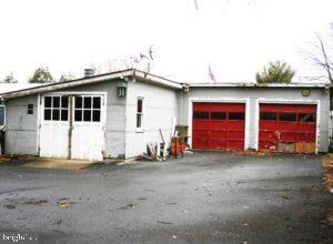 849 Mount Joy Road Manheim, PA 17545 - Photo 7 of 9