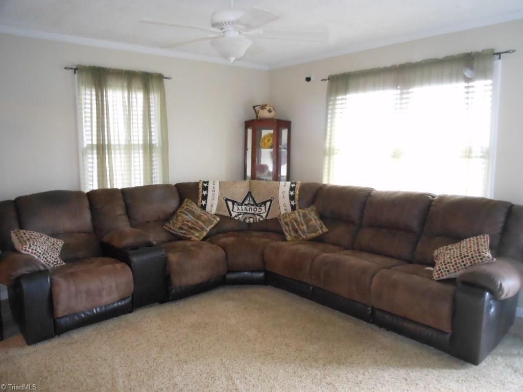 402 East Dalton Road King, NC 27021 - Photo 3 of 20 Gallery Image 3