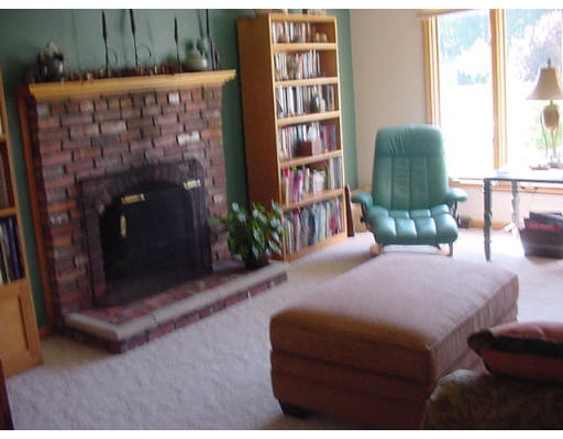 159 Barnard Road Marlborough, MA 01752 - Photo 3 of 11 Gallery Image 3