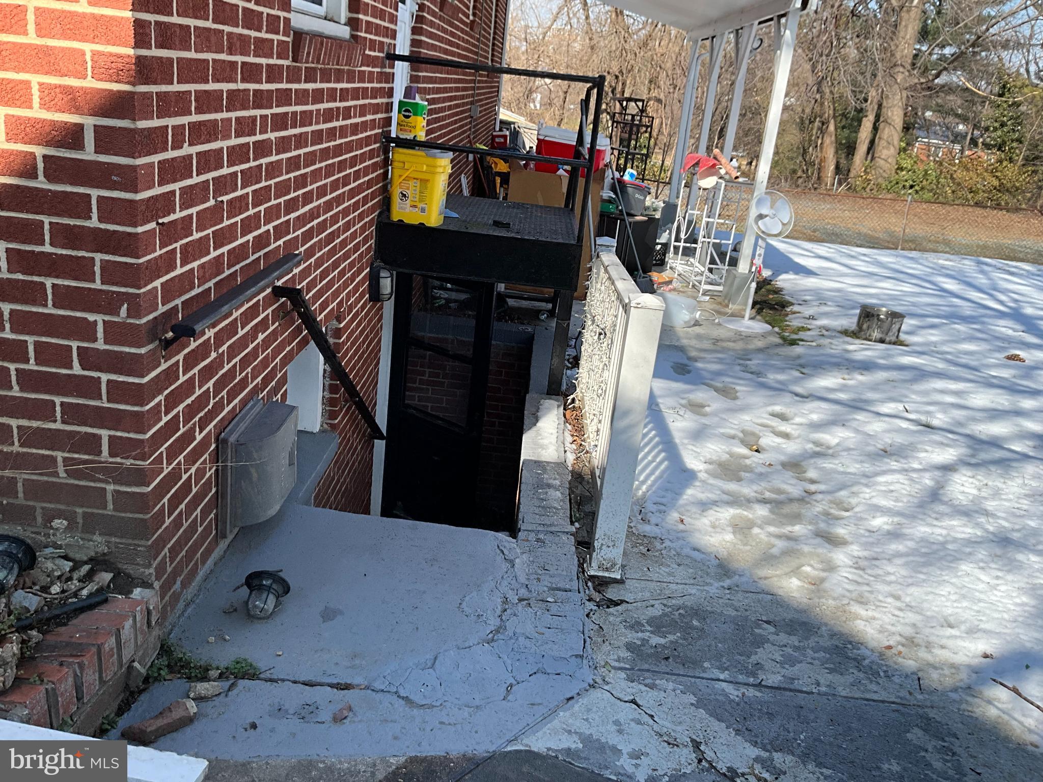 10405 Georgia Avenue Silver Spring, MD 20902 - Photo 2 of 16 a view of entryway