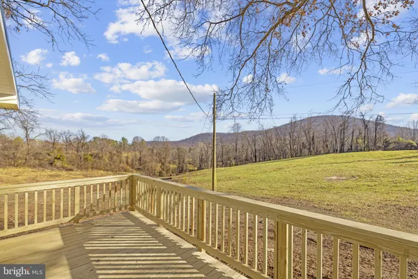 $924,000 | 11066 Moreland Road, Delaplane, VA 20144