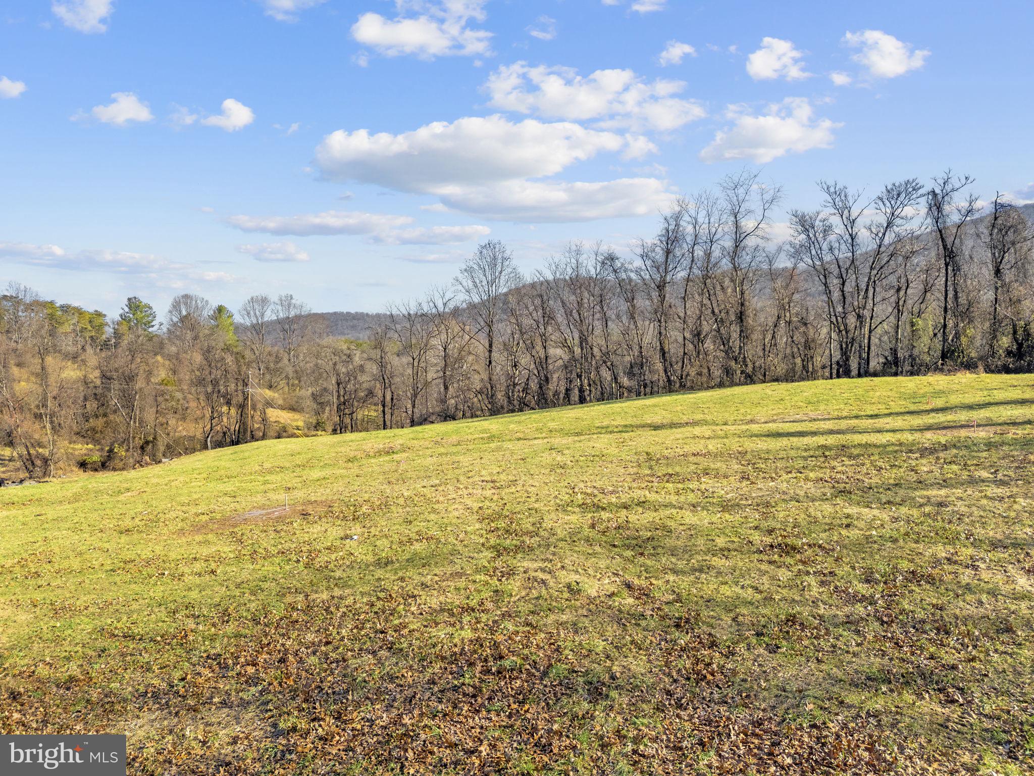 11066 Moreland Road Delaplane, VA 20144 - Photo 26 of 37 a view of an ocean beach and mountain