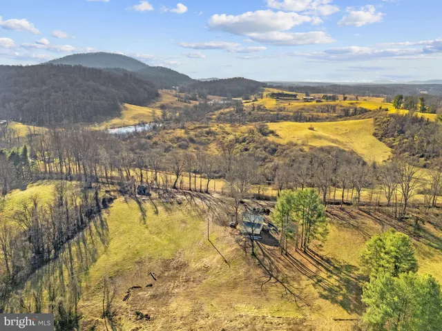 $950,000 | 11066 Moreland Road, Delaplane, VA 20144