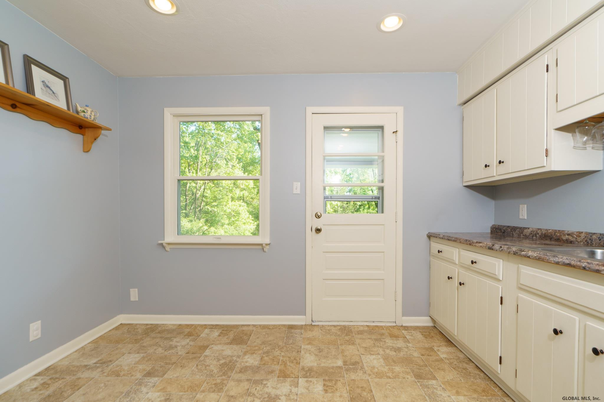 3552 Consaul Road Niskayuna, NY 12304 - Photo 8 of 27 Photo 8