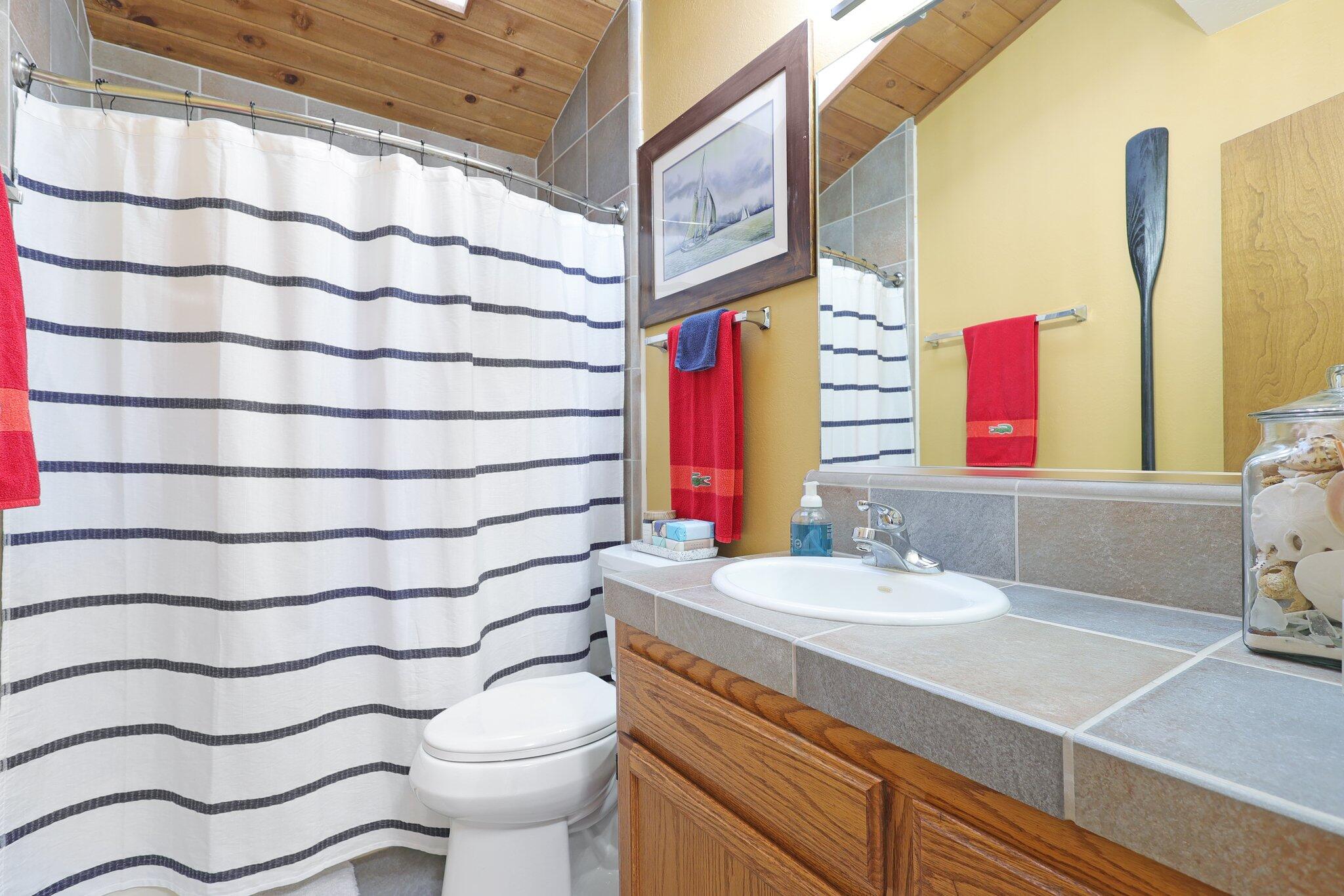 21560 Wilcox Road Red Bluff, CA 96080 - Photo 14 of 25 Bathroom #2