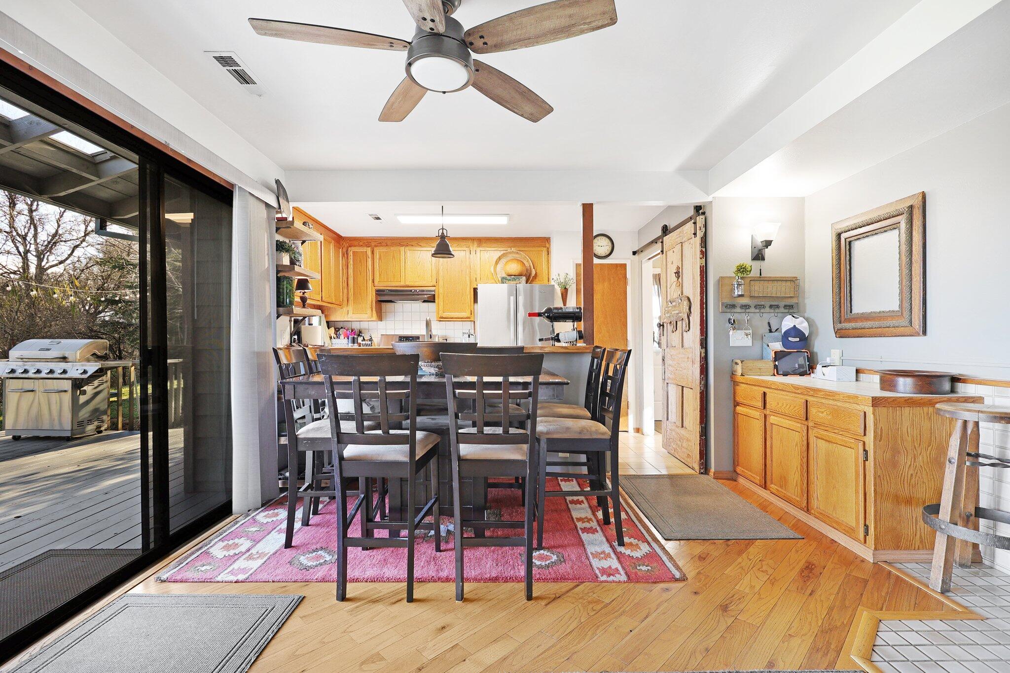 21560 Wilcox Road Red Bluff, CA 96080 - Photo 9 of 25 Dining Area