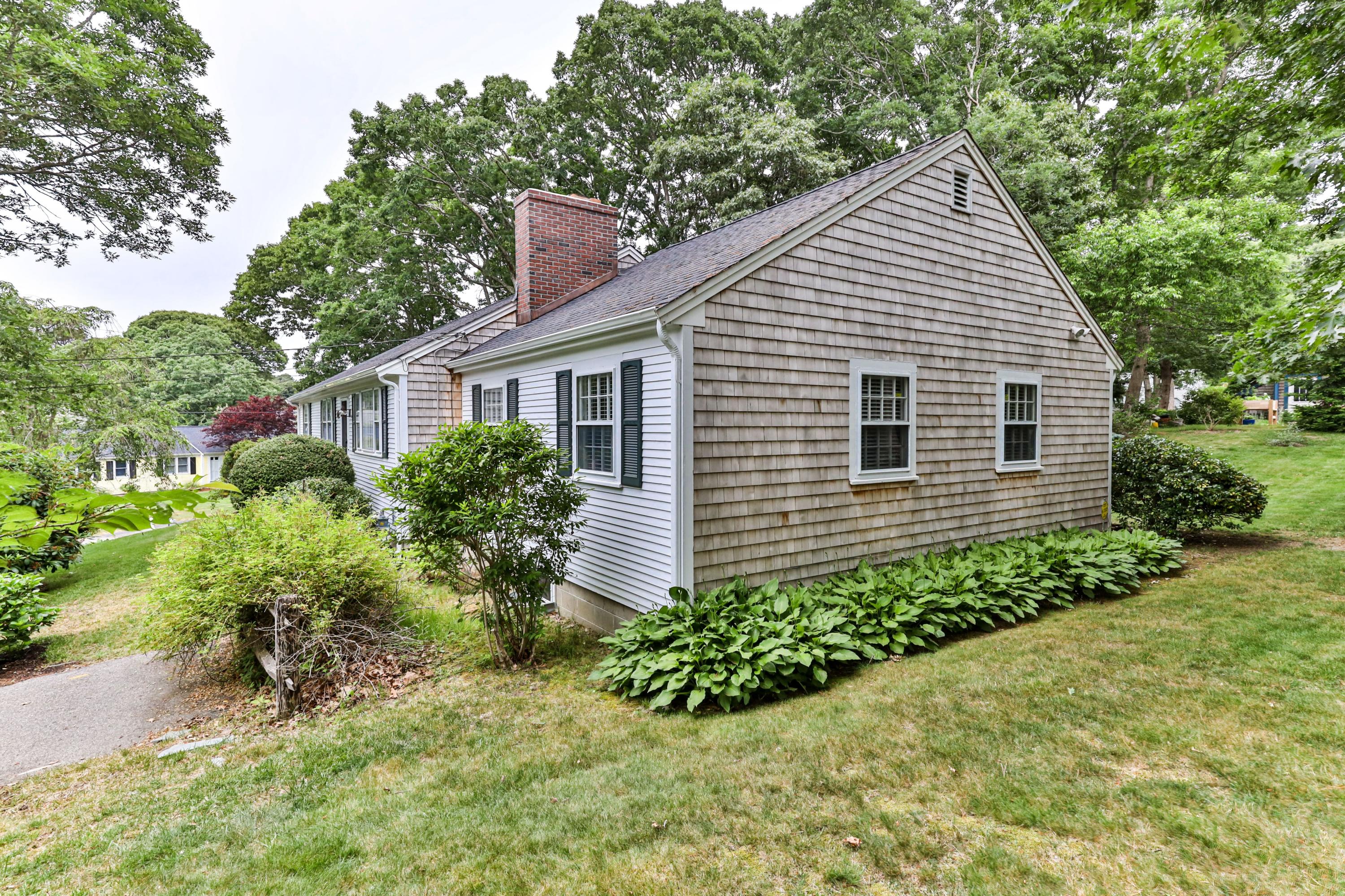 12 Waggon Road Yarmouth Port, MA 02675 - Photo 4 of 32 w3